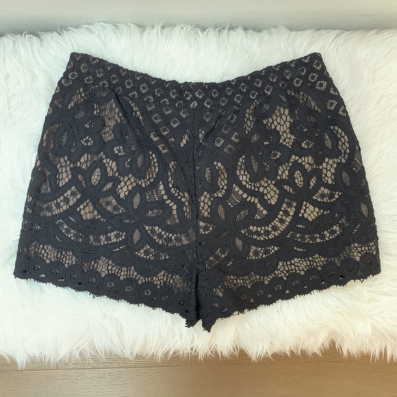 BCBGMaxAzria Black Lace Shorts with Pockets Size Small - Picture 7 of 12